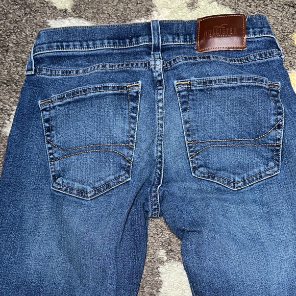 Hollister Men's Slim Straight Blue Jeans - Picture 7 of 10
